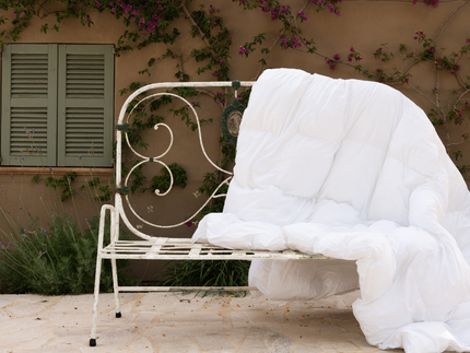 Zomernachten in Hotelstijl: wat is het beste dekbed voor warme nachten?