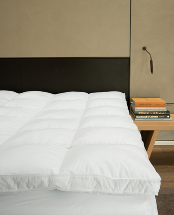Conservatorium Hotel Featherbed | Donzen topper Conservatorium Hotel Featherbed | Donzen topper