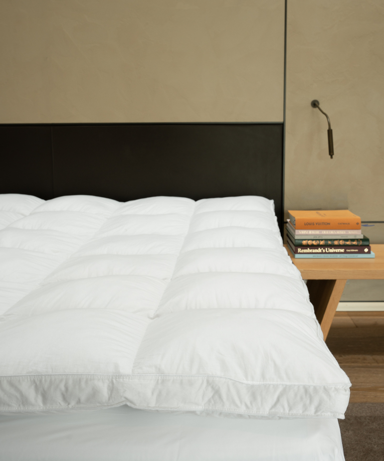 Conservatorium Hotel Featherbed | Donzen topper