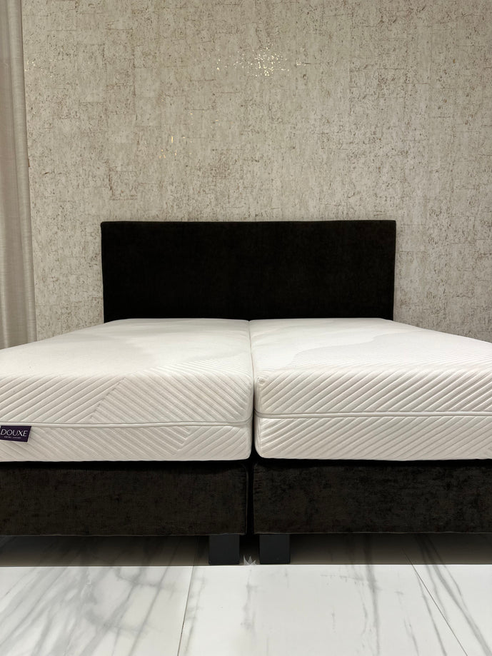 Hoofdbord Mainport Hotel Jet Black