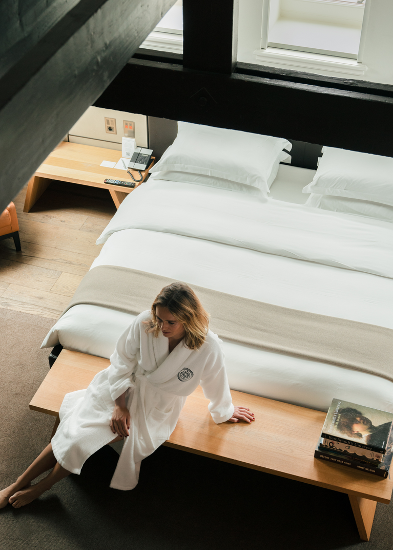 Douxe hotelbed in Conservatorium Hotel