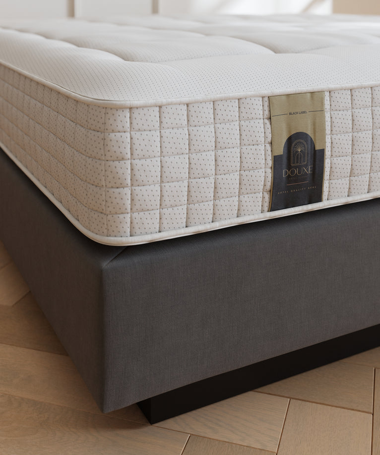 DOUXE Black Label Boxspring + Black Label Matras | Swedish Grey