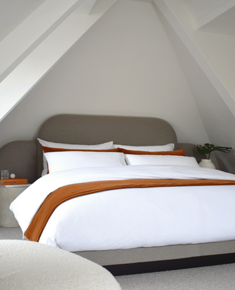 Hoofdbord designed by Tricja Cotterrill (excl. stof) Hoofdbord designed by Tricja Cotterrill (excl. stof)