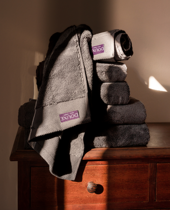 Hotel Handdoeken van DOUXE | Essential Set | Antraciet