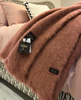 Ezcaray Mohair Plaid - Oud Roze 260x240 cm