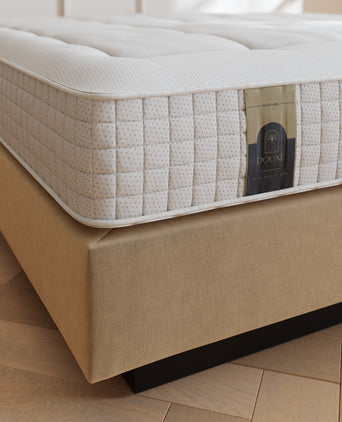 DOUXE Black Label Boxspring + Black Label Matras | Beige