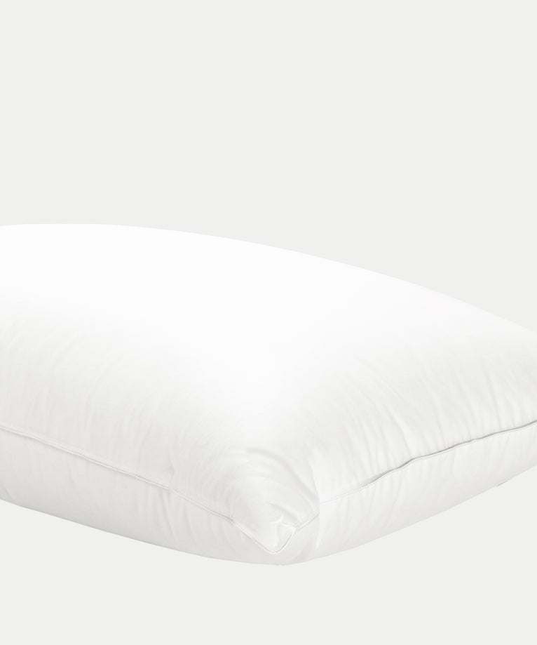 Okura hoofdkussen Microdown 50x90 cm | Okura Amsterdam