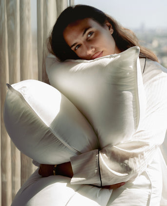 Okura hoofdkussen Microdown 50x90 cm | Okura Amsterdam