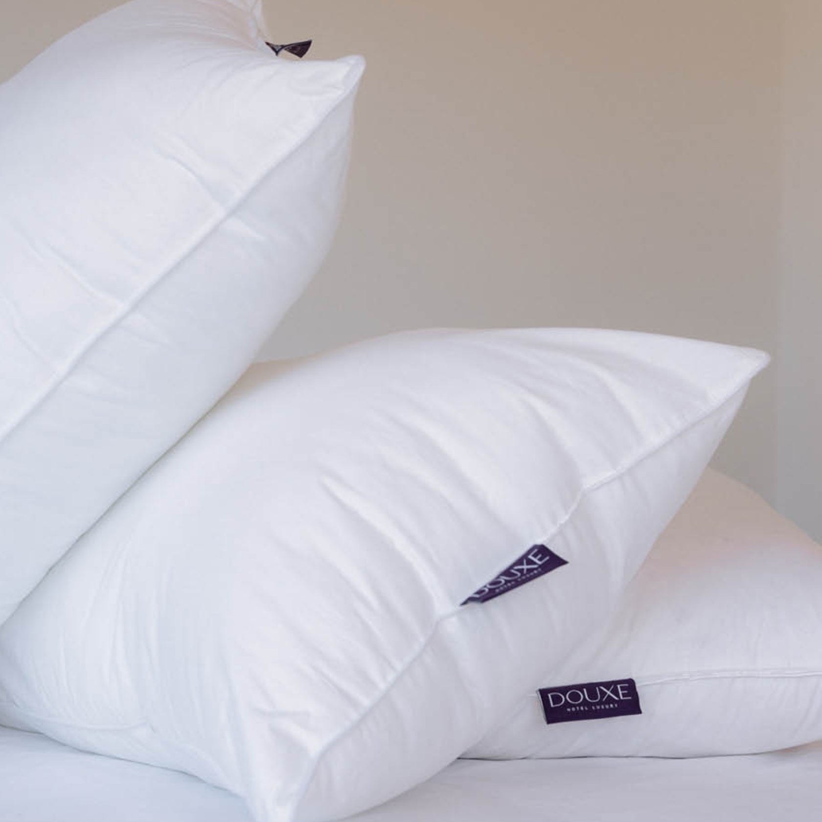 MZOIMZO Bedkussens om te slapen - King Size, set van 2, verkoelende hotelkwaliteit met premium zachte dons, alternatieve vulling voor rug, buik of zijslapers MZOIMZO Bedkussens om te slapen - King Size, set van 2, verkoelende hotelkwaliteit met premium zachte dons, alternatieve vulling voor rug, buik of zijslapers